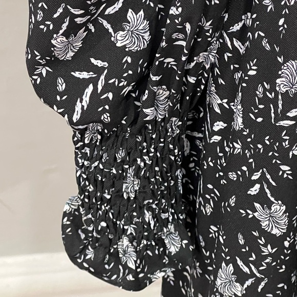 Yakira bella black and white dreas - Picture 3 of 8